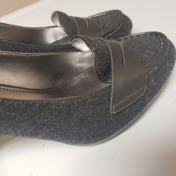 Anne Klein Women’s Two-Tone Grey Penny Loafer High Heels Size 10M Pre-Owned Good - Picture 4 of 15